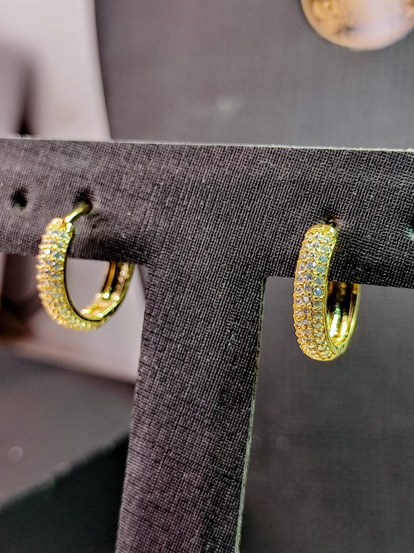 Brinco Argola Articulada Zirconia Cristais Cravejado - Banho Triplo em Ouro 18k