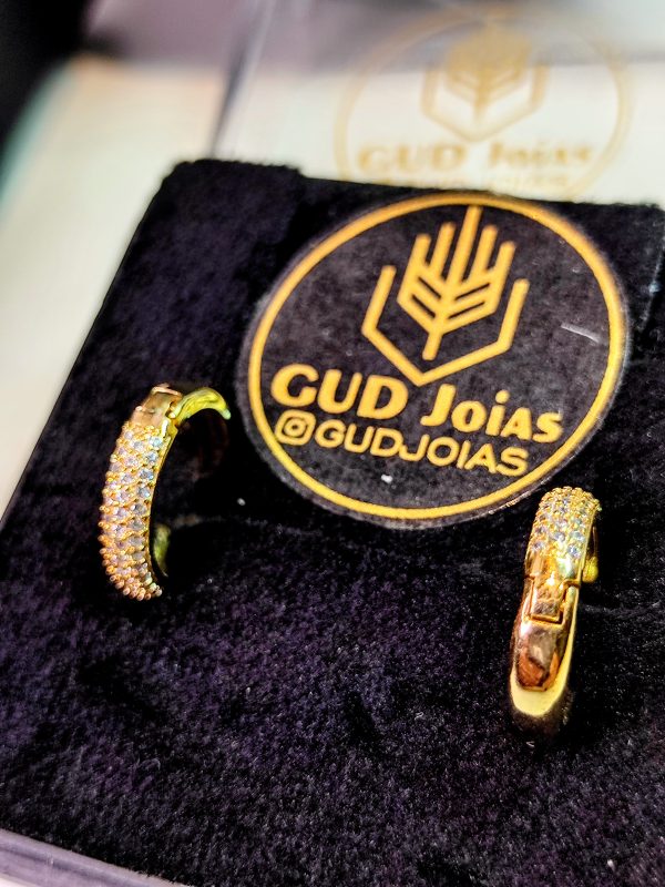 Brinco Argola Articulada Zirconia Cristais Cravejado - Banho Triplo em Ouro 18k - Image 6